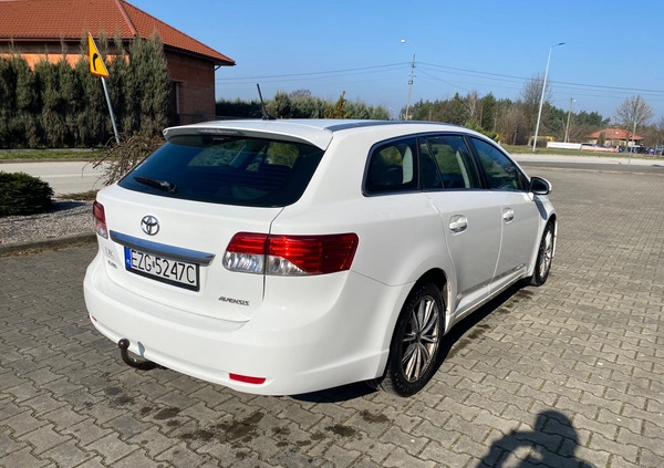 Toyota Avensis cena 35900 przebieg: 181000, rok produkcji 2012 z Łask małe 277